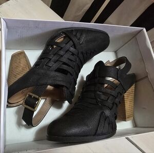 Qupid Black Woven Heels with Tan Block Heel